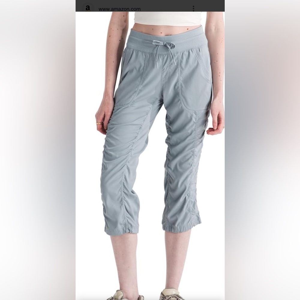 The North Face Women’s Black Aphrodite Capri Hiking Travel Pants Small